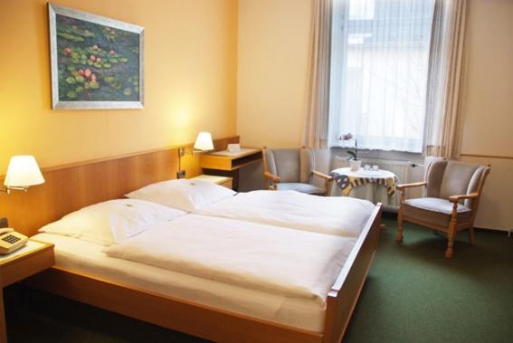 Allee-Hotel Garni Бад-Киссинген Номер фото